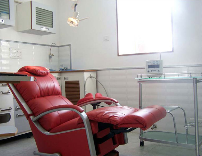 LAZYBOY RECLINER IN IMPLANT AND LASER SURGERY
