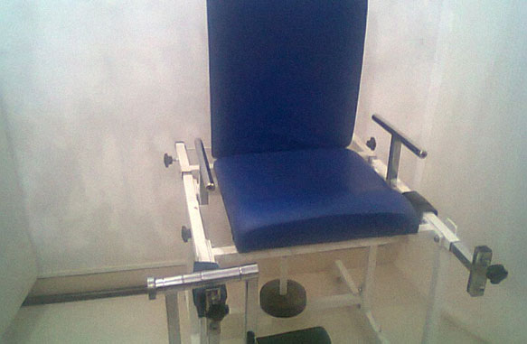 DELHI PHYSIOTHERAPY & OCCUPATIONAL THERAPY CLINIC EQUIPMENTS -   QUARDICEPS & EXCERCISER