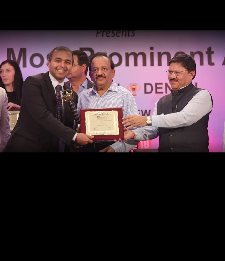Dr. Vikrant Kundu Awarded As Best Implantologist In Delhi, By The Honorable Minister Of Science And Technology - Dr. Harsh Vardhan