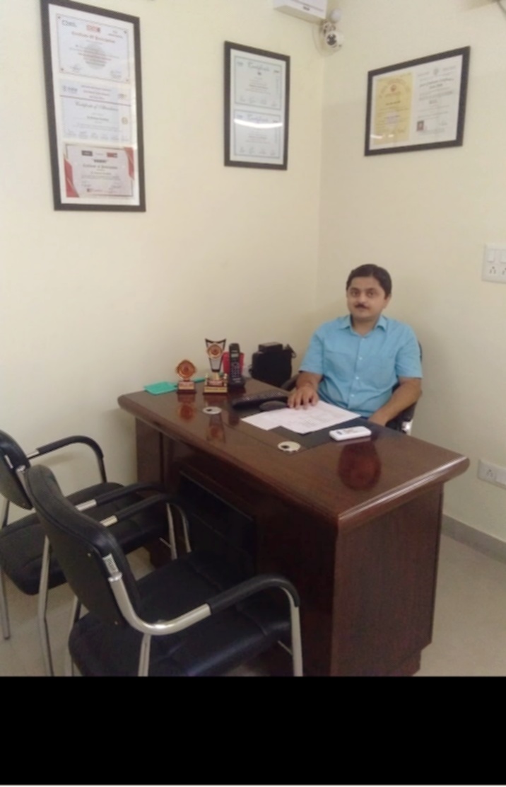 Dr. Raman Kamboj Best Endodontics in VikasPuri
