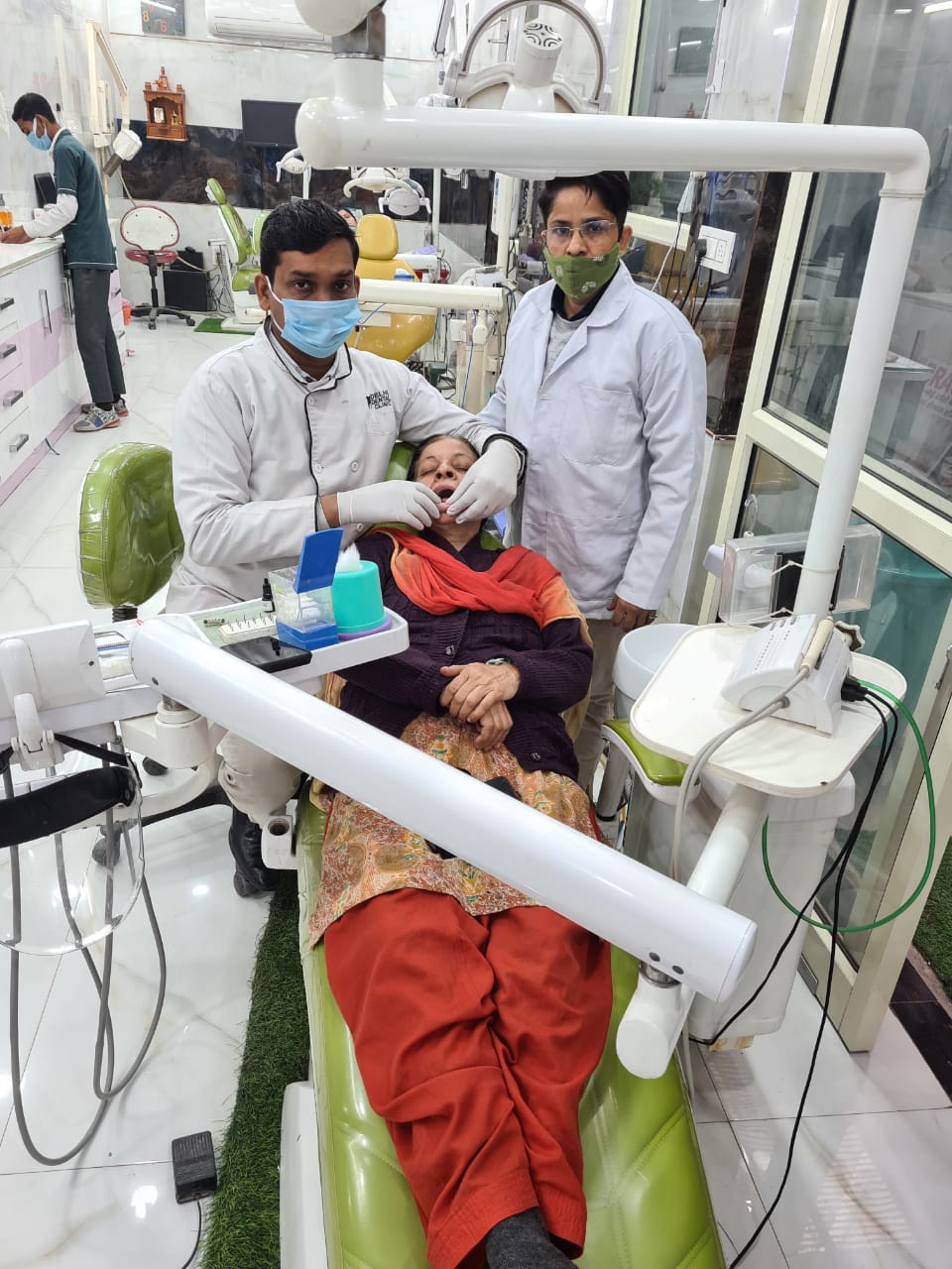 Delhi Multispeciality Dental Clinic Examine Area