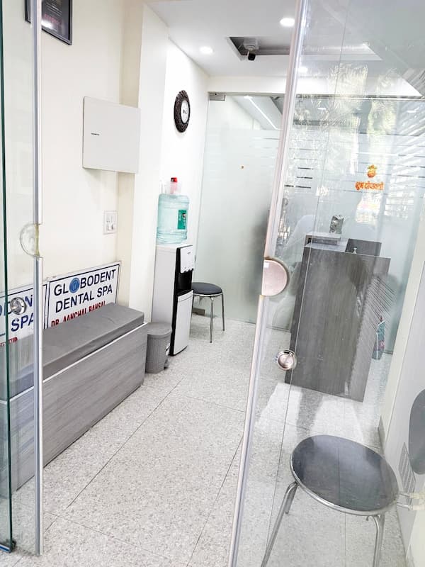 Help Desk & Waiting Area - Globodent Dental Spa, Malviya Nagar