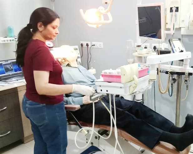 Best Dental Treatments at Kaashvi Medident Sector 49 Noida
